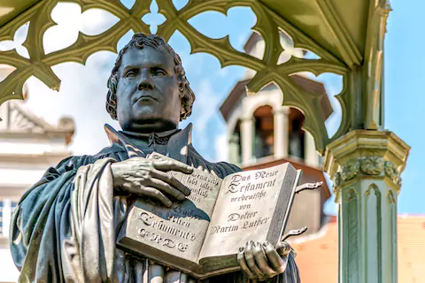 martin-luther-statue-wittenberg-germany